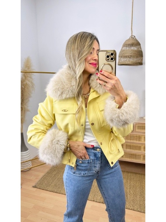 Chaqueta Pelo Amarilla